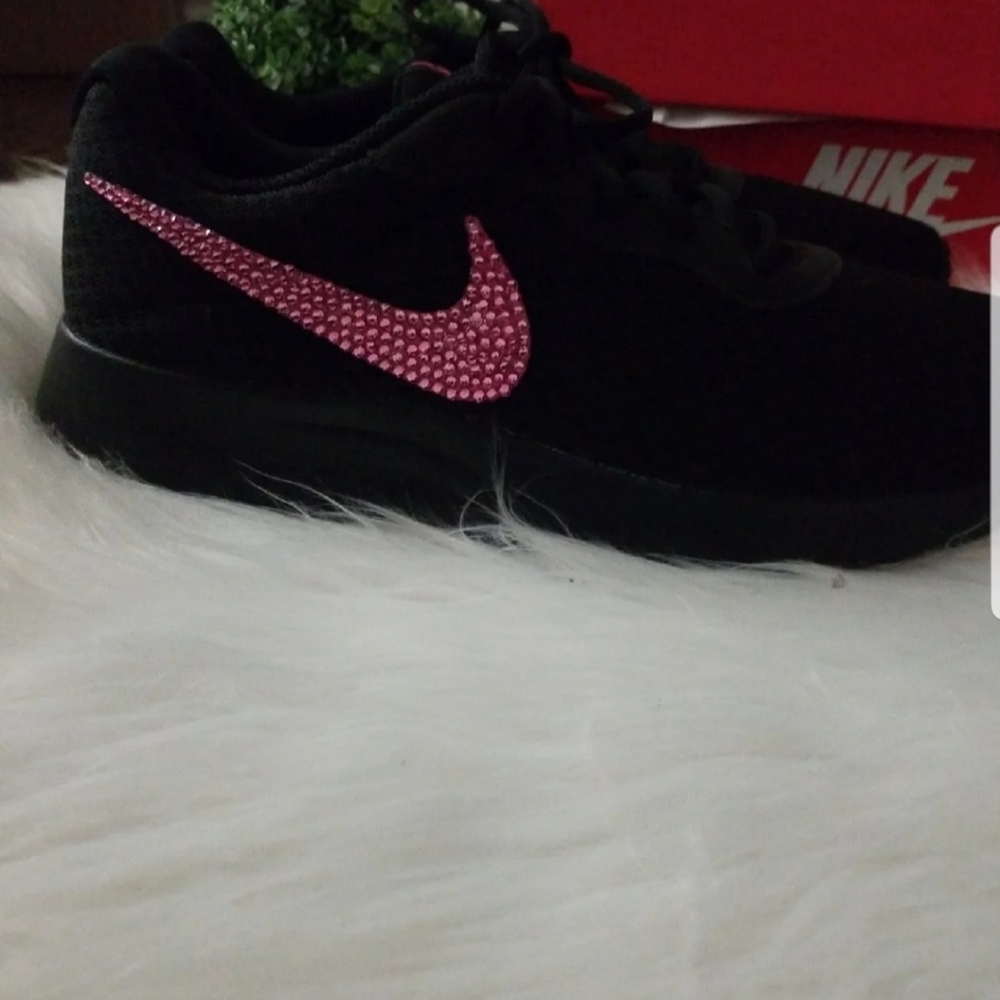 💗New Black and Pink Bling Nike Tanjun💗 - Picture 7 of 7
